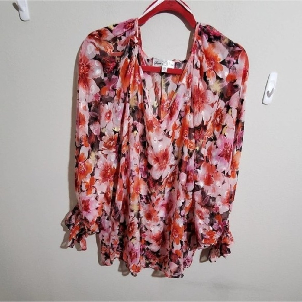 RUFFLED sleeve slightly sheer floral plus tunic